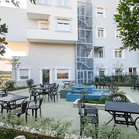 Elite Palace 3* Collak