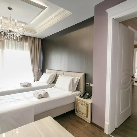 Elite Palace Collak