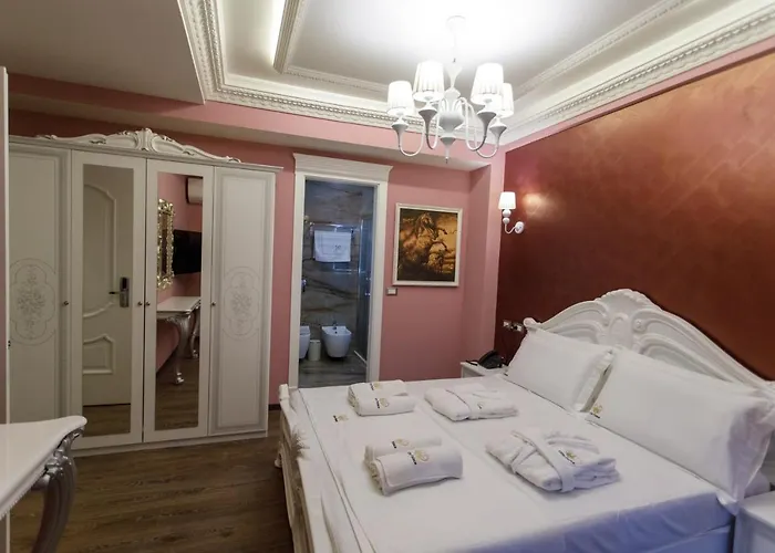 Elite Palace Hotell 3*